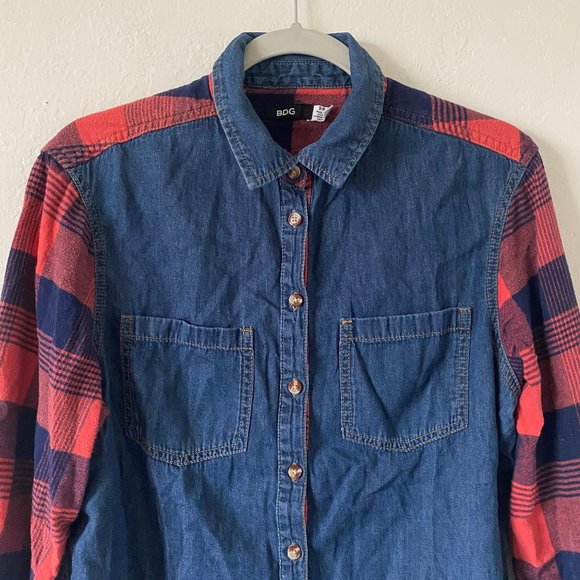 BDG Womens Shirt Denim Flannel Plaid Size S Button Down Pocket Casual Blue Top - Picture 2 of 11